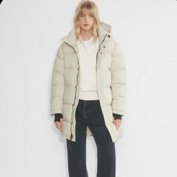 Aritzia Jackets & Blazers - Aritzia Super Puff Mid-Climatte